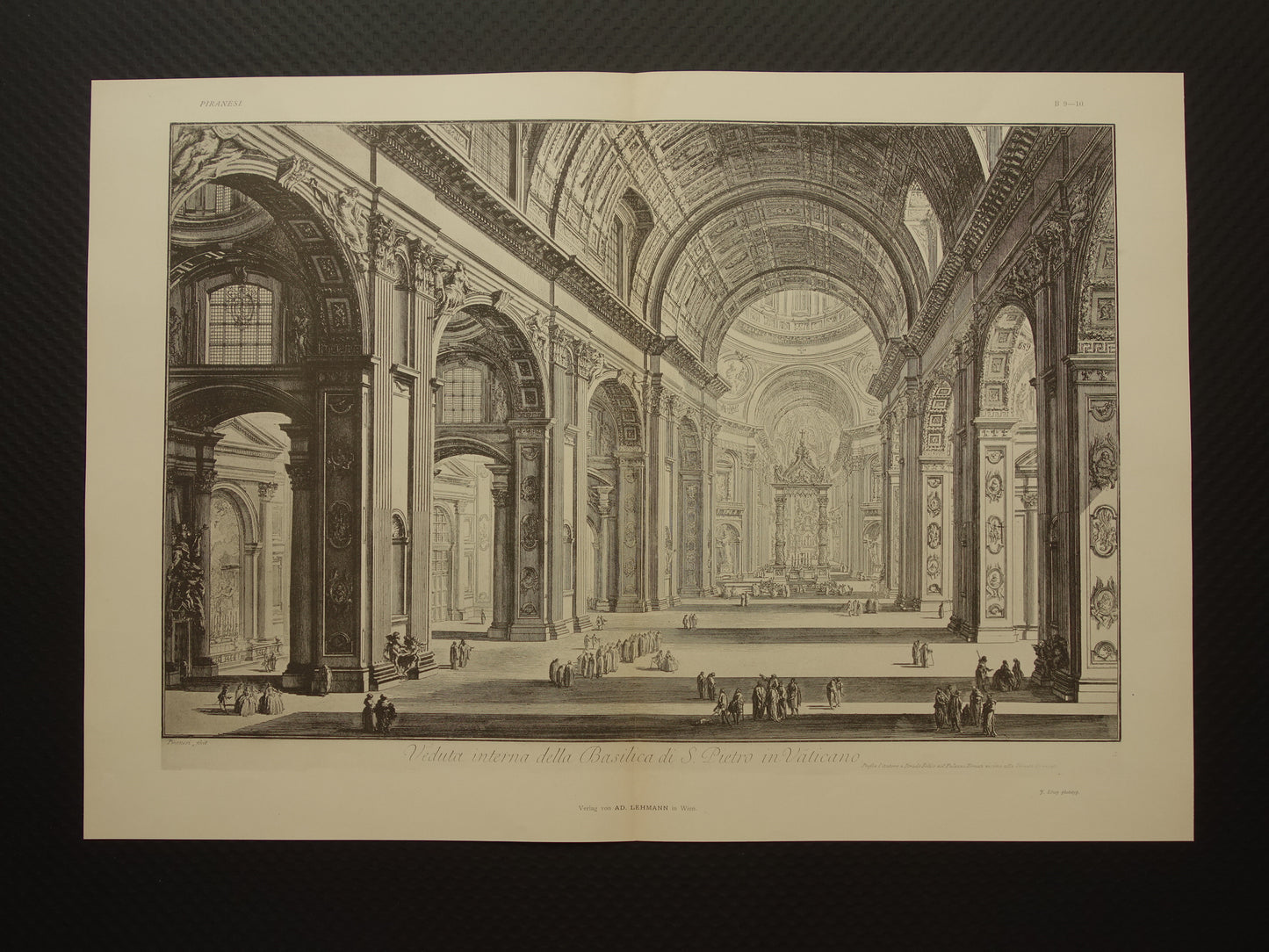 Veduta interna della basilica di S. Pietro in Vaticano Piranesi