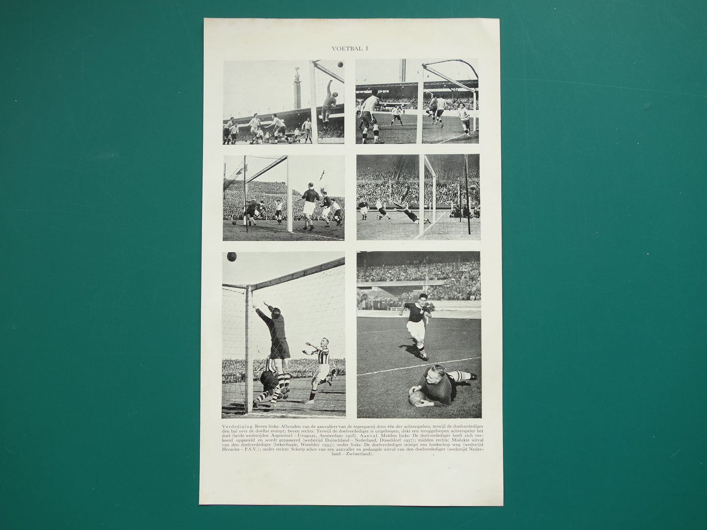 VOETBAL Oude Prent uit 1938 Originele vintage Nederlandse illustratie Voetbal Kleine print