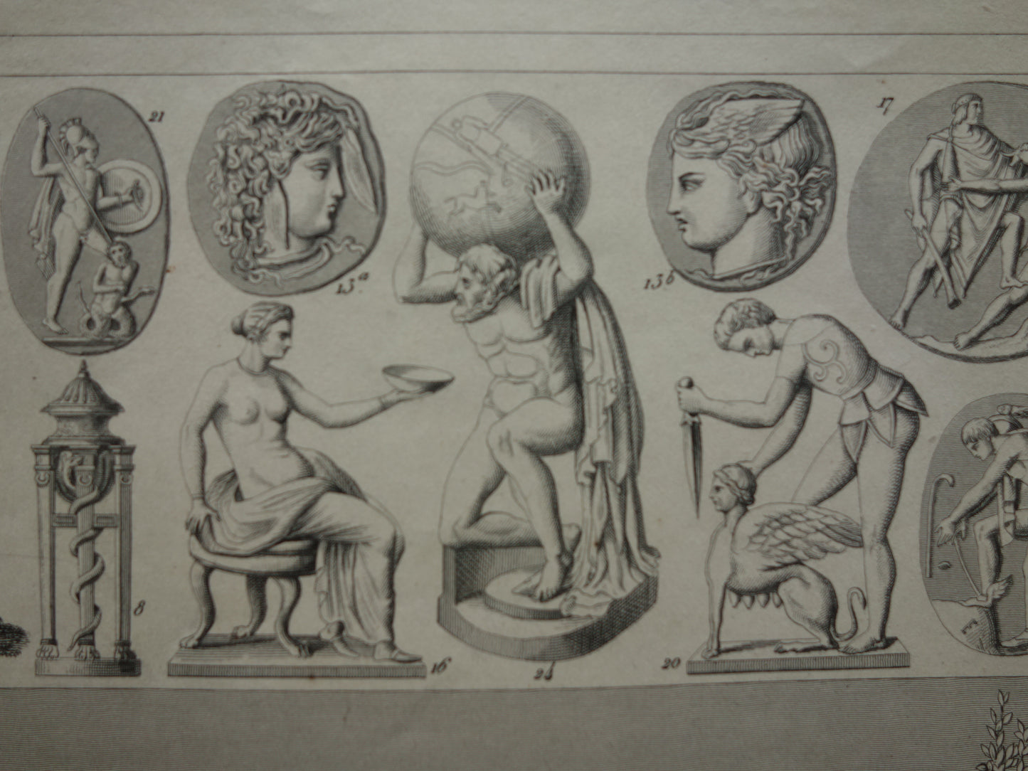Griekse en Romeinse Goden uit de Oudheid 1849 oude illustratie Minotaur Amazone