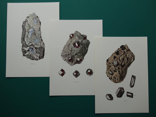 Set van 3 oude mineralen prenten - drie vintage prints kristallen mineralen edelsteen Augiet Almandien Celestien illustratie
