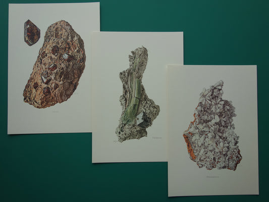 Mineralen Set van 3 oude prenten Tremoliet Zirkoon Hemimorfiet Drie vintage mineraal prints kristallen edelstenen illustratie